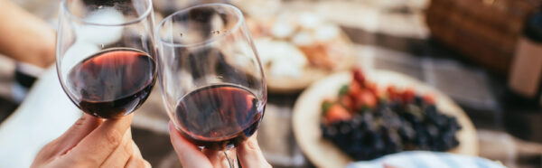 Wine tasting on Underwood Mountain, Skamania County, Washington 